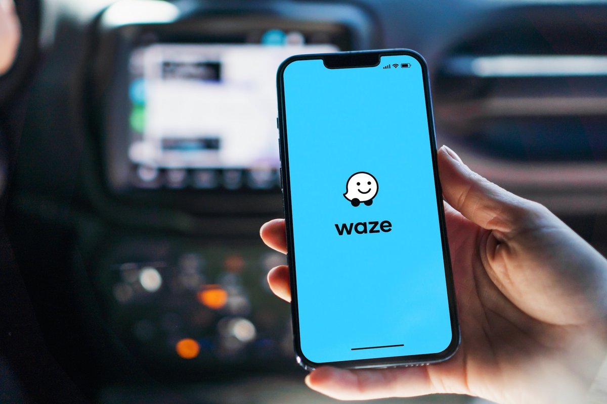 Votre appli Waze a changé de langue ? Une solution existe © Diego Thomazini / Shutterstock